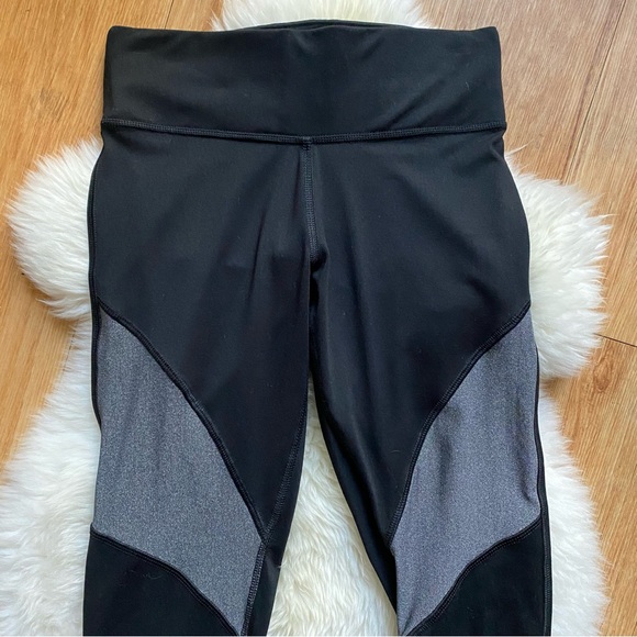 VS PINK Ultimate Black and Gray Color Block Leggings XS - Picture 3 of 7